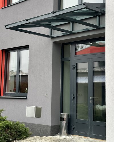 Přístřešky a pergoly